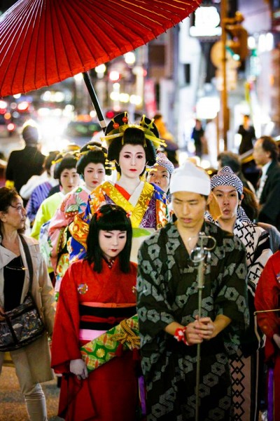 両替町　花魁道中　写真４